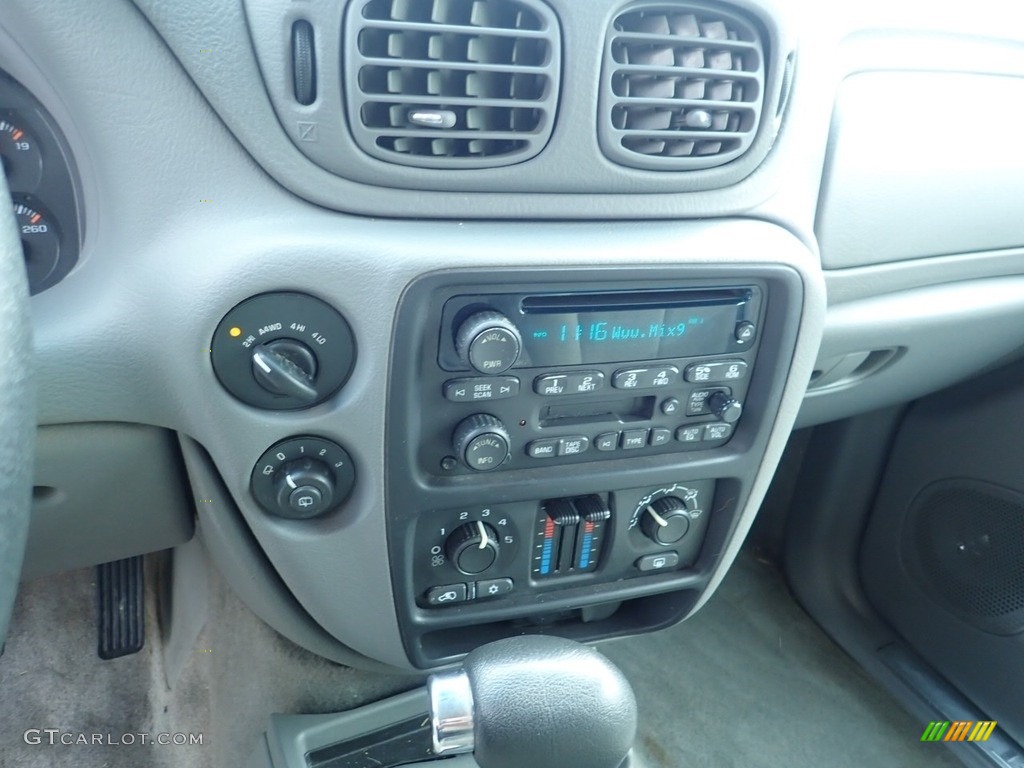 2005 TrailBlazer EXT LS 4x4 - Medium Red Metallic / Light Gray photo #13