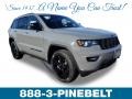 Sting-Gray - Grand Cherokee Upland 4x4 Photo No. 1