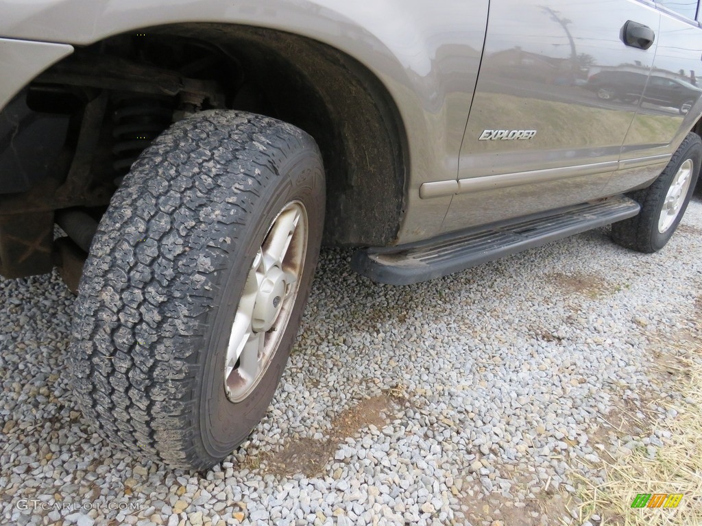2005 Explorer XLT 4x4 - Mineral Grey Metallic / Medium Parchment photo #7