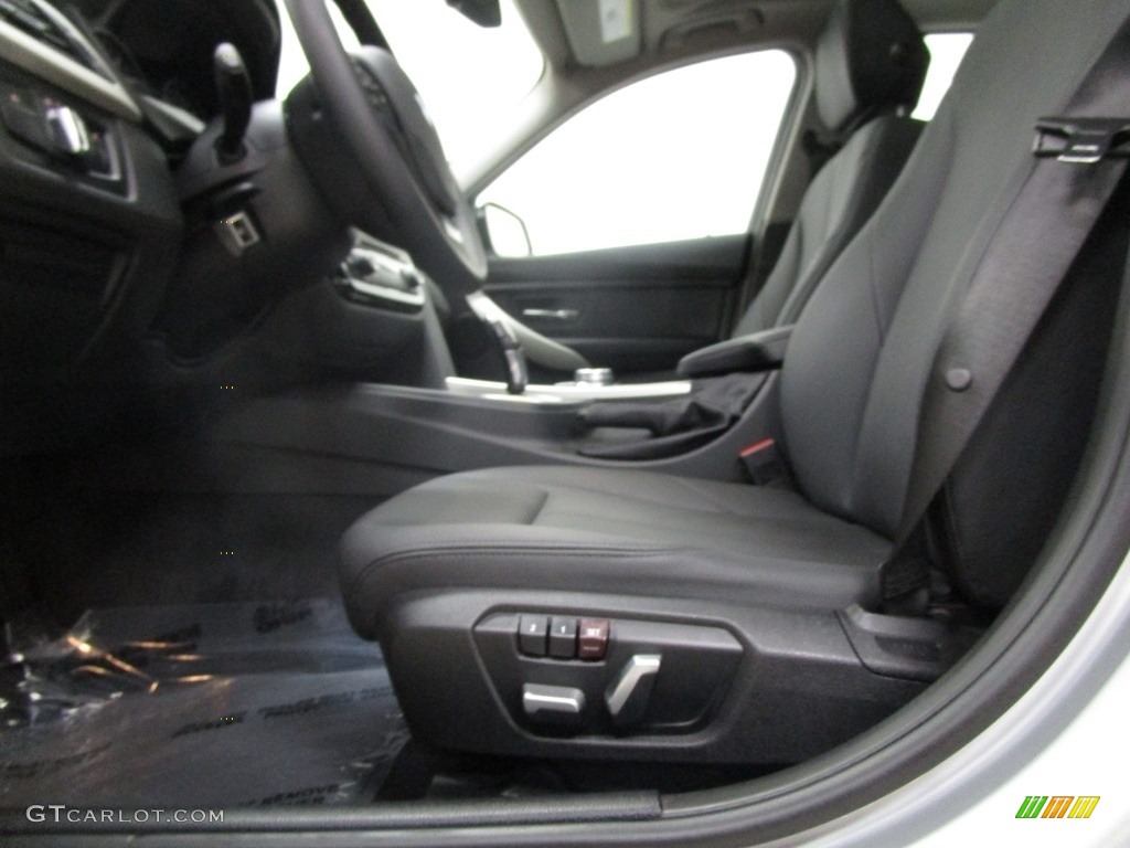 2018 3 Series 320i xDrive Sedan - Glacier Silver Metallic / Black photo #9