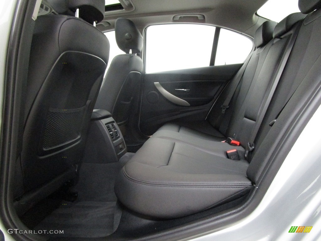 2018 3 Series 320i xDrive Sedan - Glacier Silver Metallic / Black photo #12
