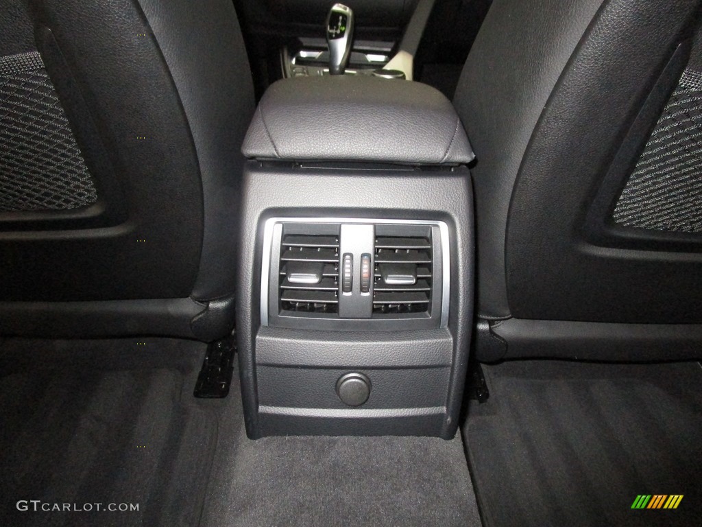 2018 3 Series 320i xDrive Sedan - Glacier Silver Metallic / Black photo #19