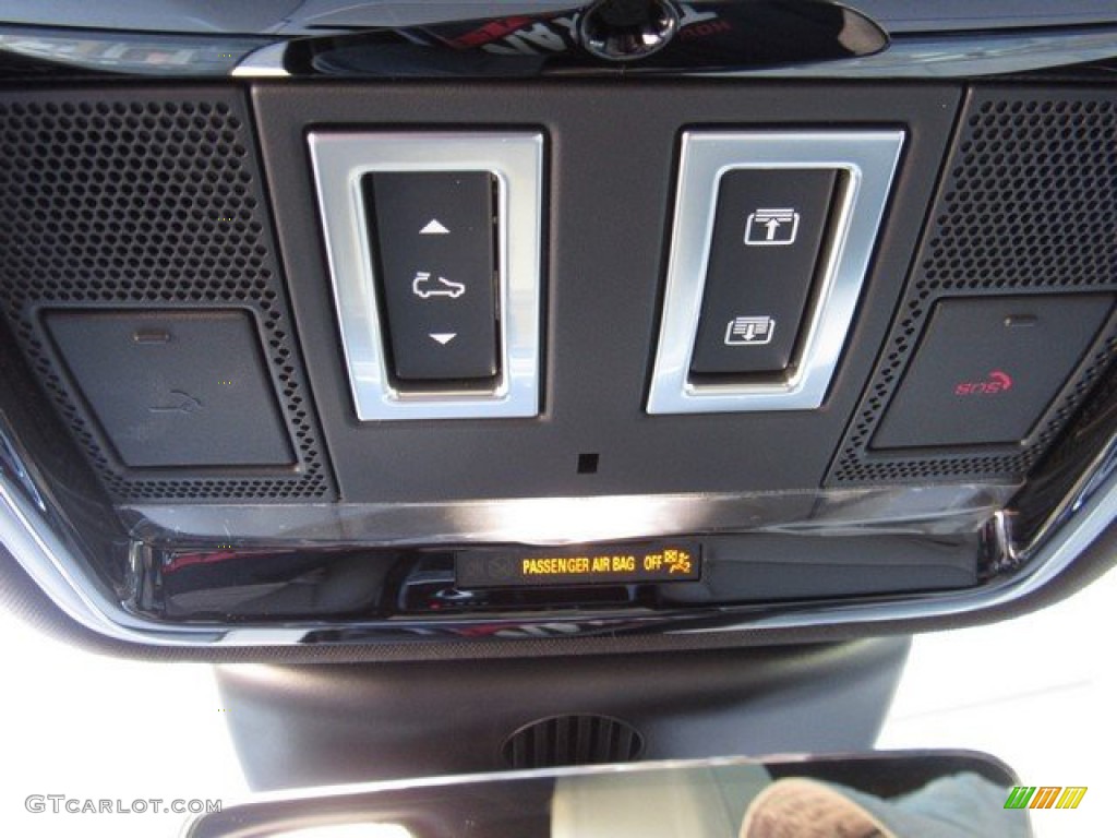 2019 Range Rover Velar R-Dynamic SE - Santorini Black Metallic / Acorn/Ebony photo #35