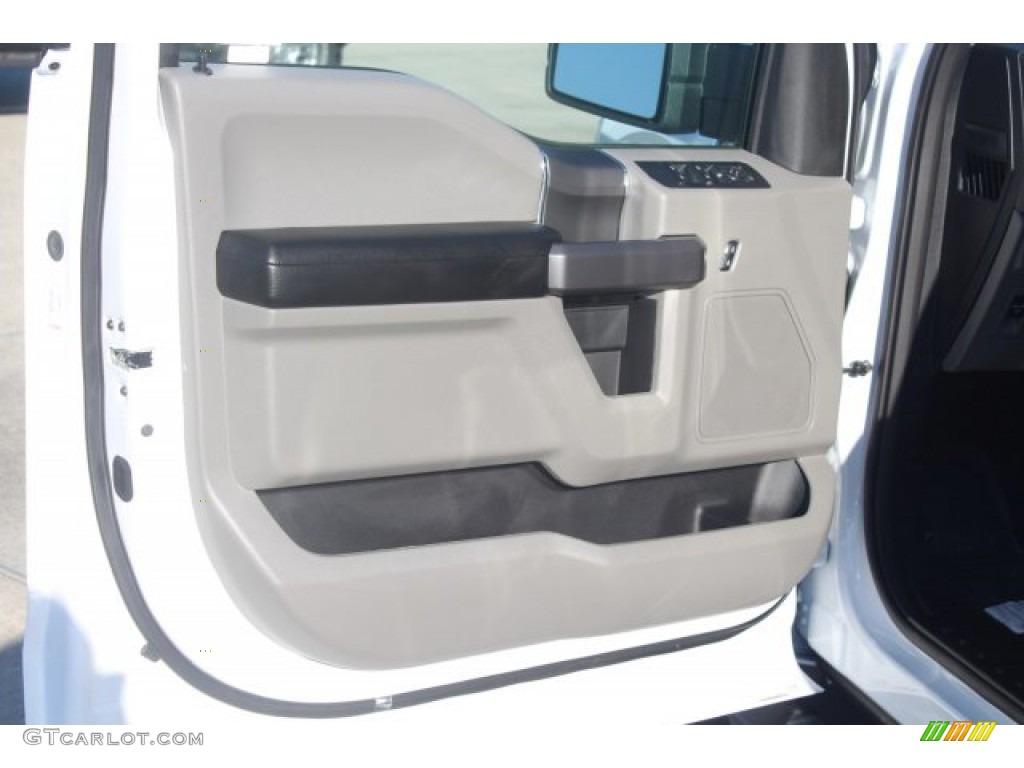 2018 F150 XLT SuperCrew - Oxford White / Earth Gray photo #13