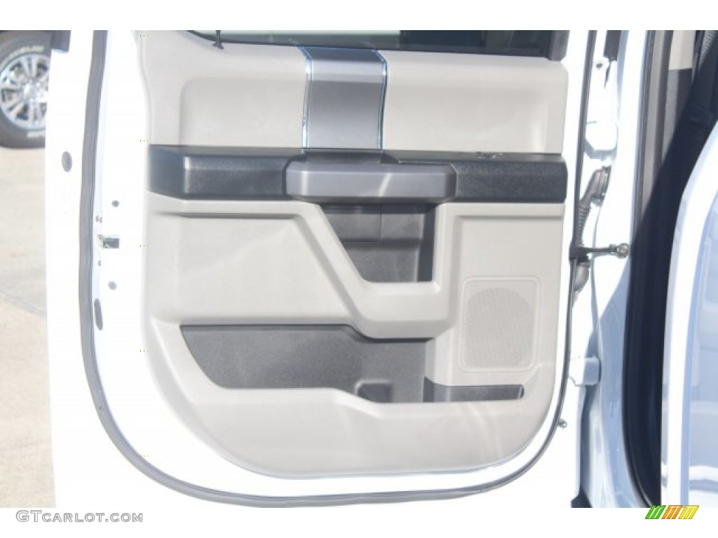 2018 F150 XLT SuperCrew - Oxford White / Earth Gray photo #23