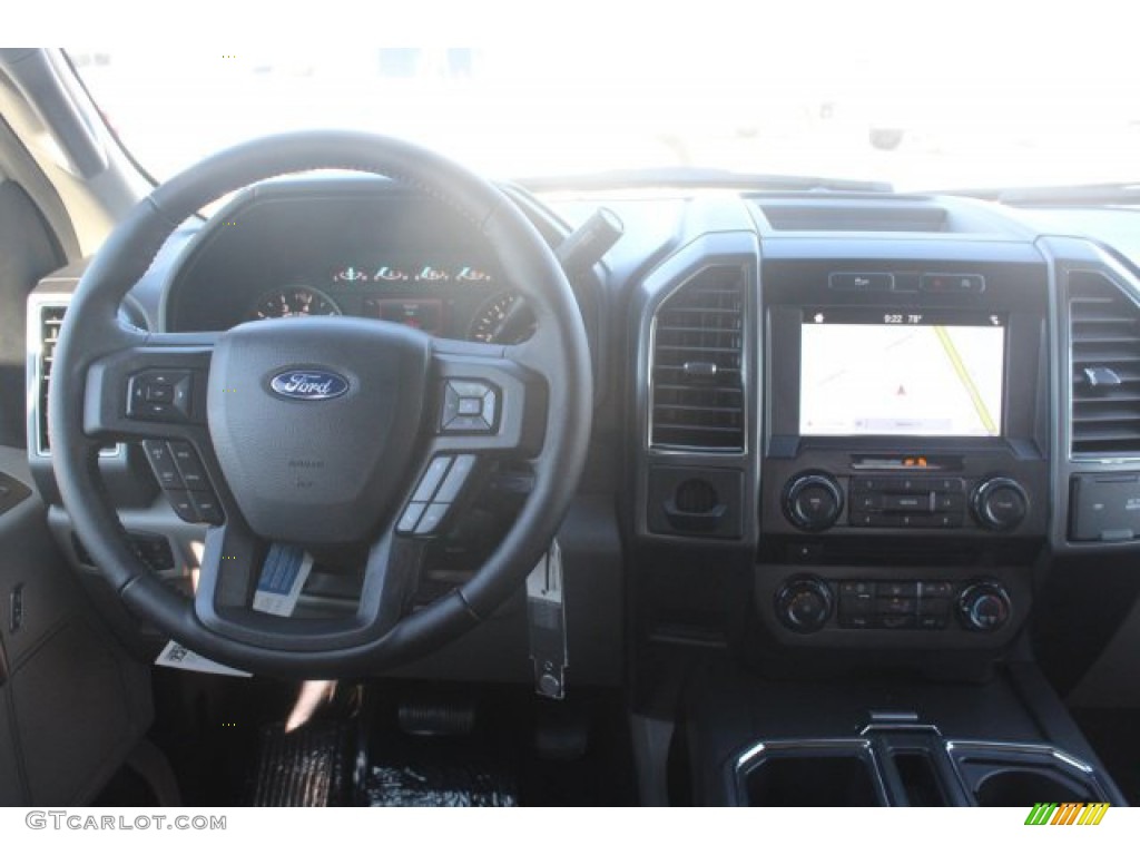 2018 F150 XLT SuperCrew - Oxford White / Earth Gray photo #25