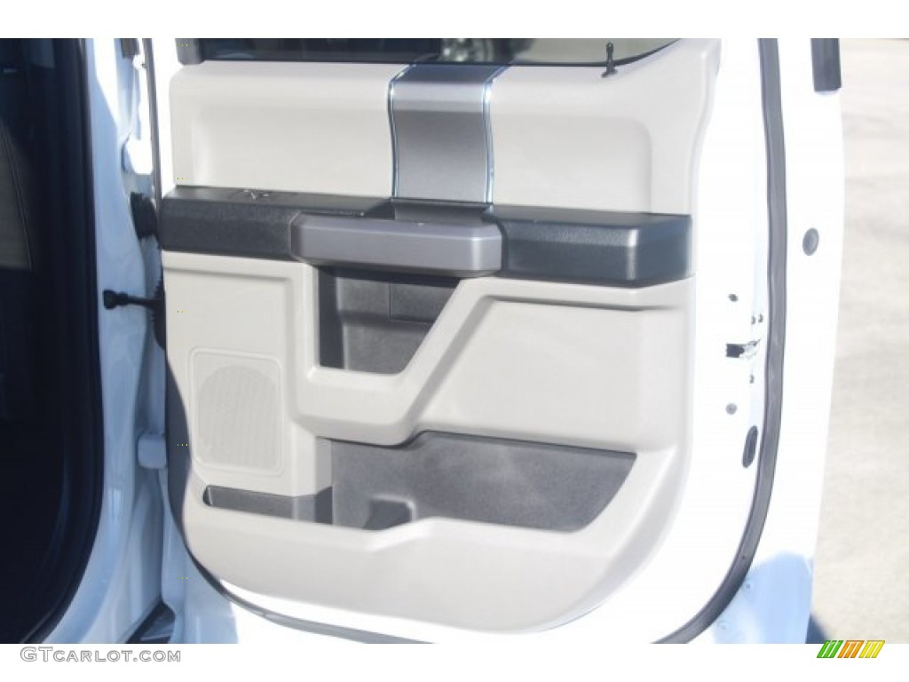 2018 F150 XLT SuperCrew - Oxford White / Earth Gray photo #27