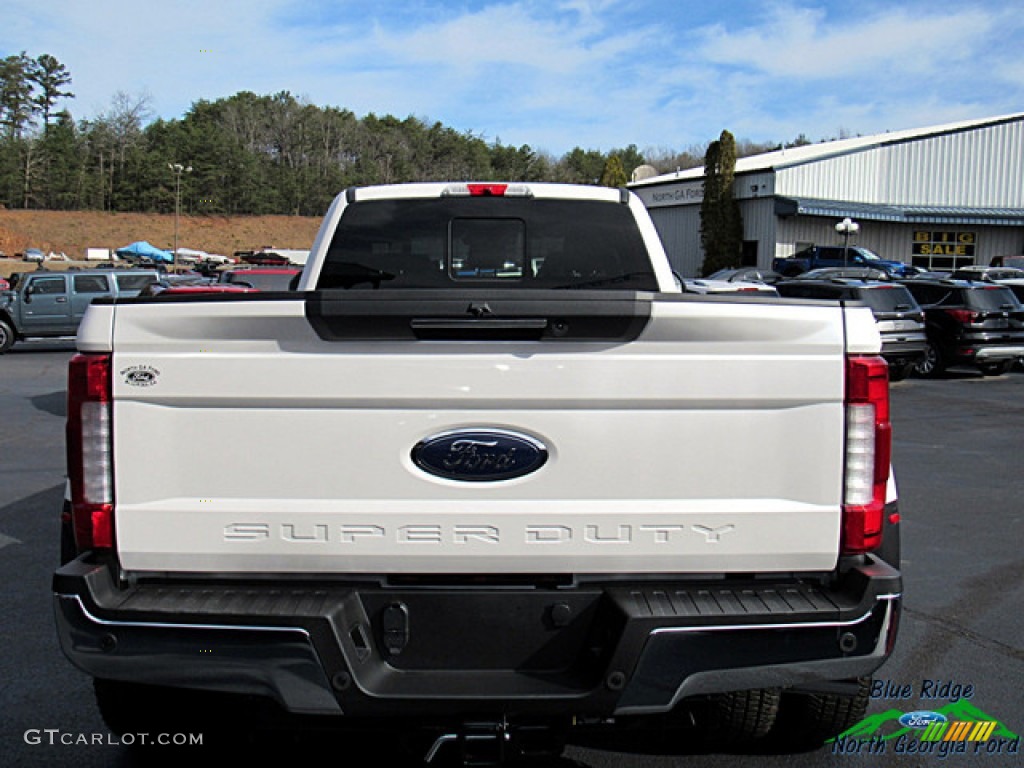 2019 F350 Super Duty Lariat Crew Cab 4x4 - White Platinum / Black photo #4