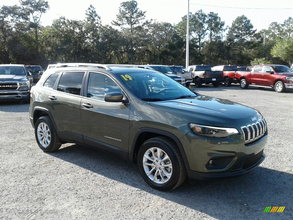 2019 Cherokee Latitude - Olive Green Pearl / Black/Light Frost Beige photo #7