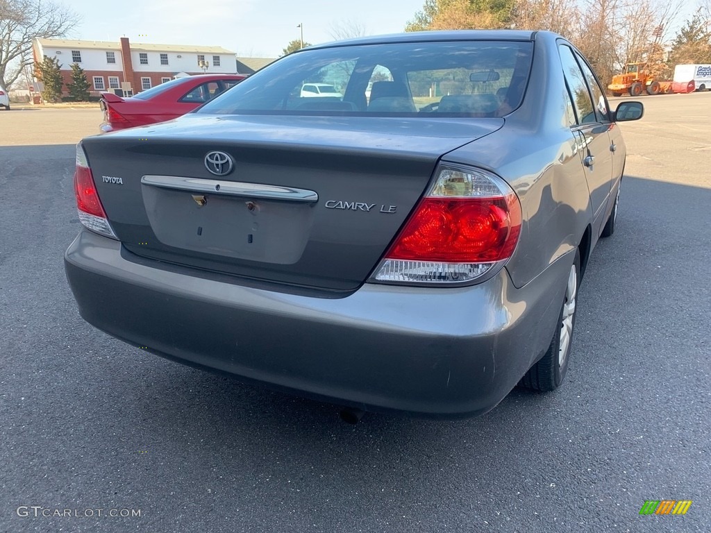 2005 Camry LE - Desert Sand Mica / Taupe photo #7