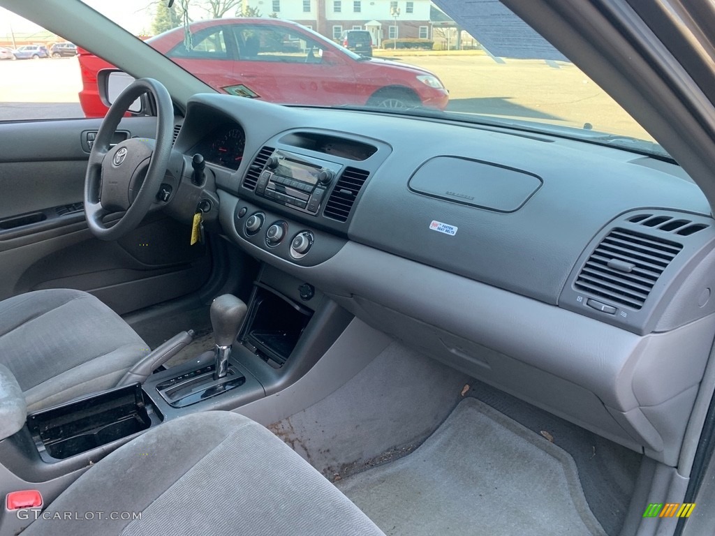 2005 Camry LE - Desert Sand Mica / Taupe photo #16