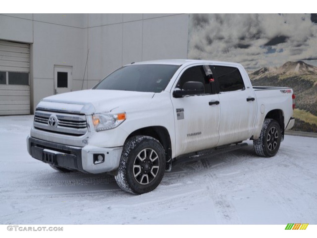 2017 Tundra SR5 CrewMax 4x4 - Super White / Black photo #2