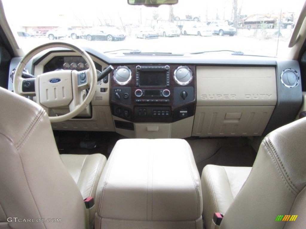 2010 F250 Super Duty Lariat Crew Cab 4x4 - Forest Green Metallic / Camel photo #13