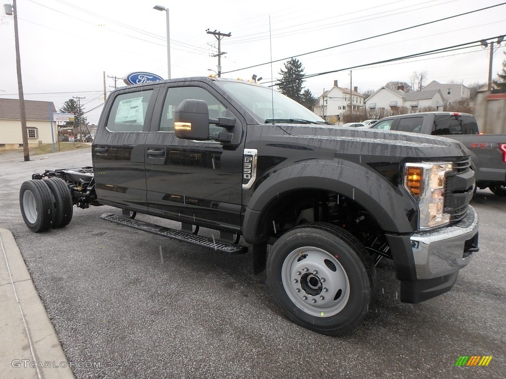 2019 Ford F550 Super Duty XL Crew Cab 4x4 Chassis Exterior Photos