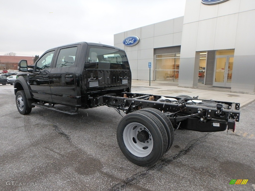 2019 F550 Super Duty XL Crew Cab 4x4 Chassis - Black / Earth Gray photo #7