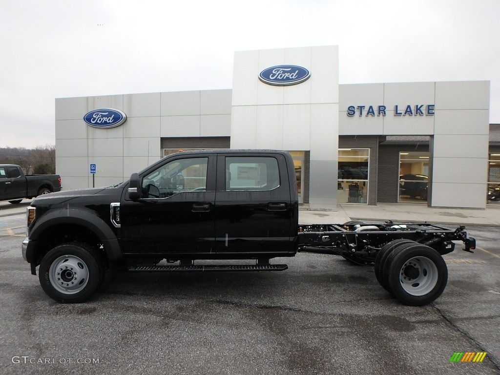 2019 F550 Super Duty XL Crew Cab 4x4 Chassis - Black / Earth Gray photo #8