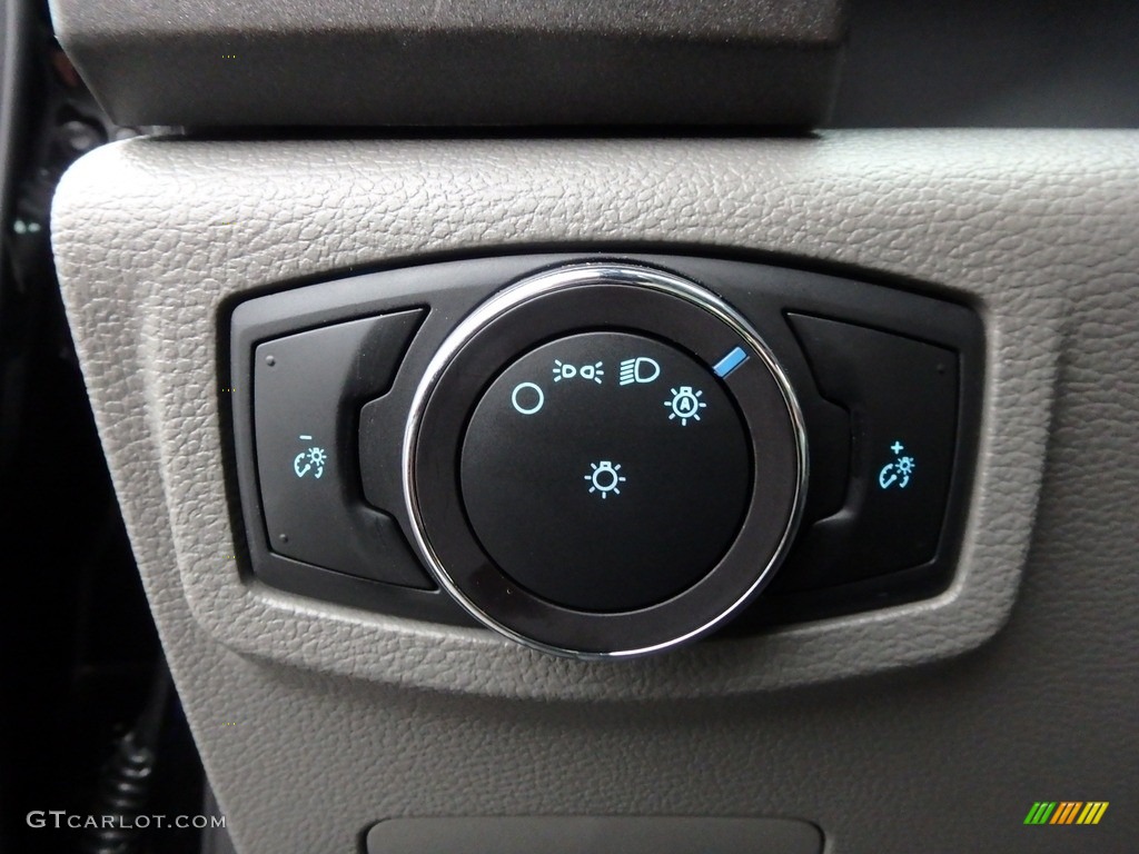2019 Ford F550 Super Duty XL Crew Cab 4x4 Chassis Controls Photo #131968757