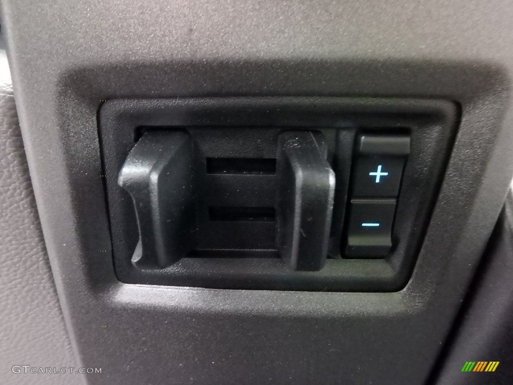 2019 F550 Super Duty XL Crew Cab 4x4 Chassis - Black / Earth Gray photo #17