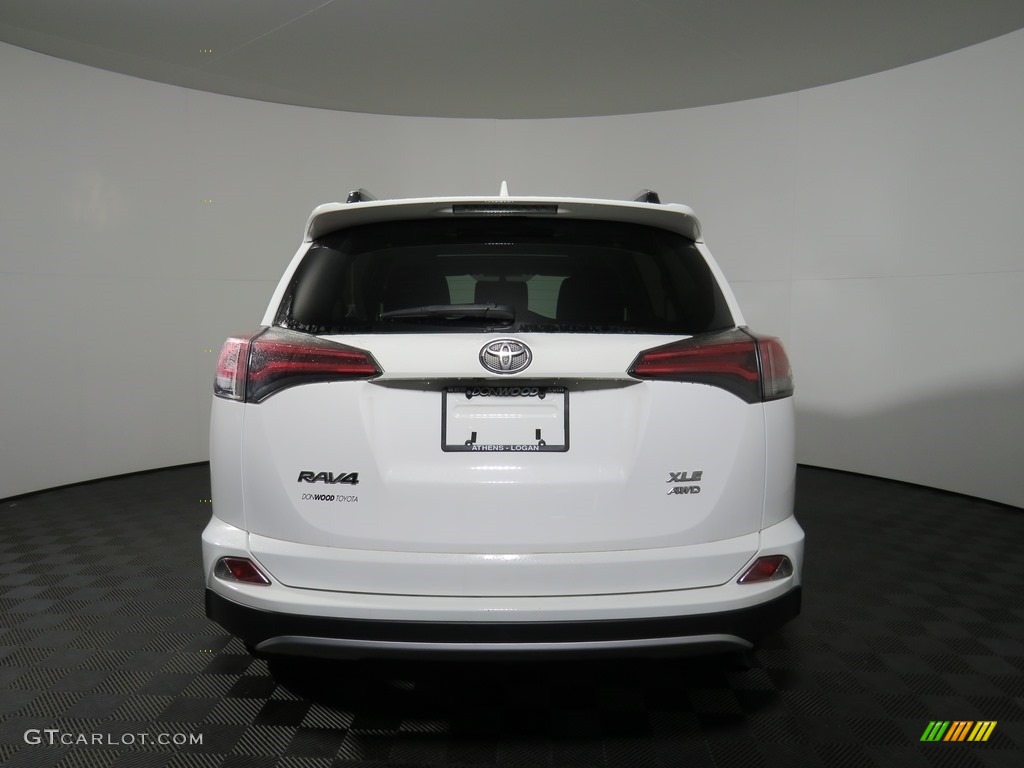 2016 RAV4 XLE - Super White / Ash photo #6