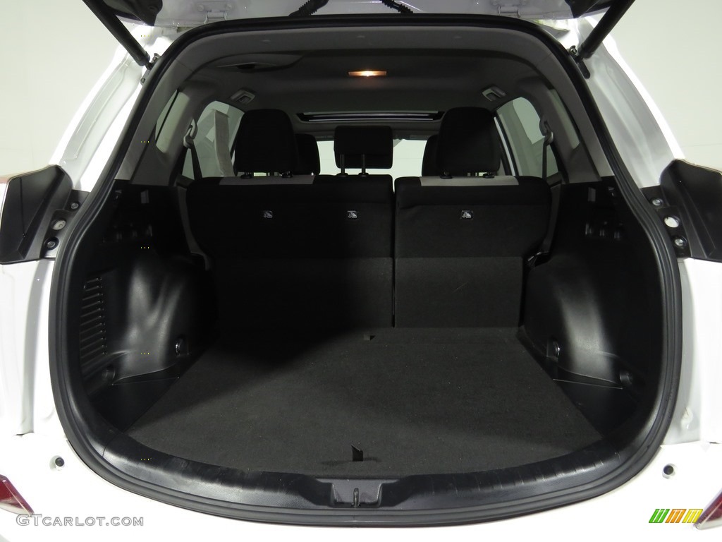 2016 RAV4 XLE - Super White / Ash photo #24