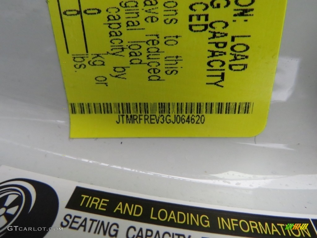 2016 RAV4 XLE - Super White / Ash photo #28