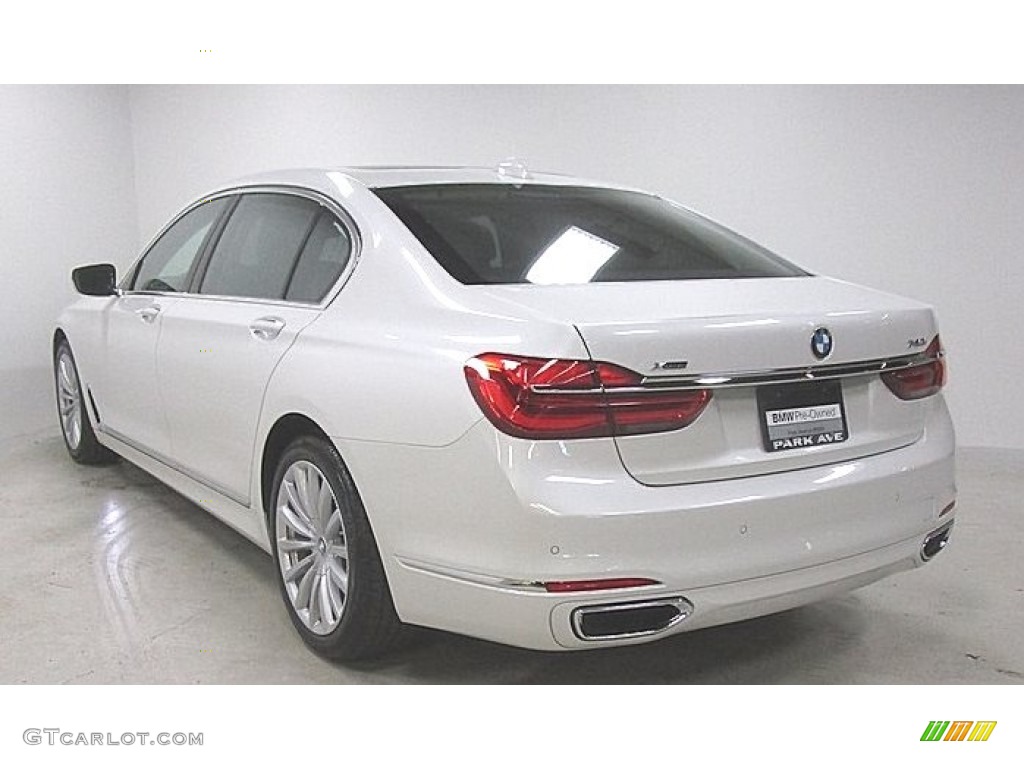 2018 7 Series 740i xDrive Sedan - Alpine White / Ivory White/Black photo #2