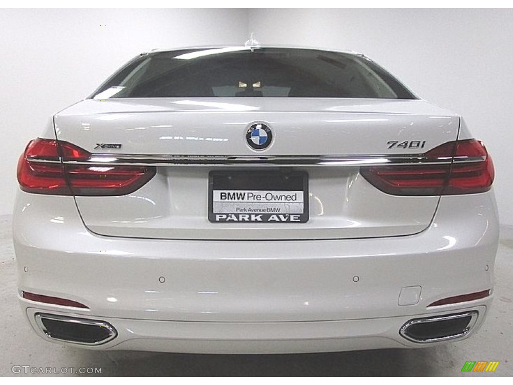 2018 7 Series 740i xDrive Sedan - Alpine White / Ivory White/Black photo #3