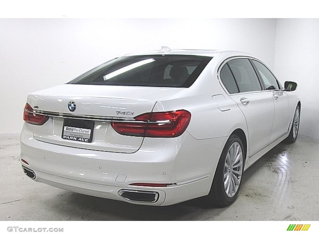 2018 7 Series 740i xDrive Sedan - Alpine White / Ivory White/Black photo #4