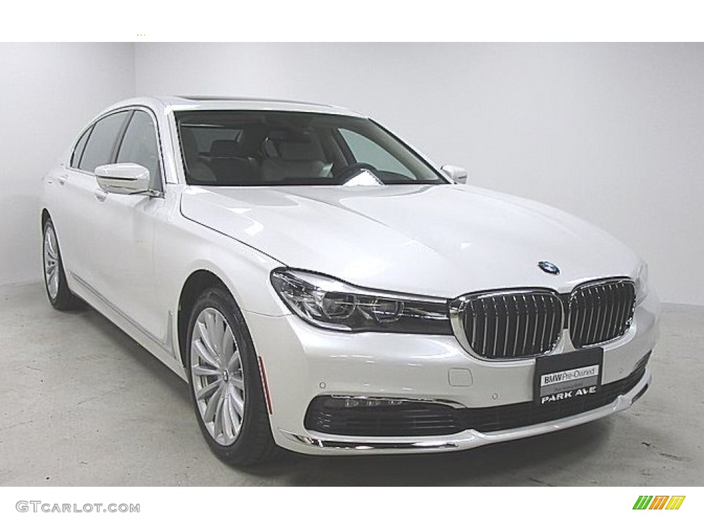 2018 7 Series 740i xDrive Sedan - Alpine White / Ivory White/Black photo #5