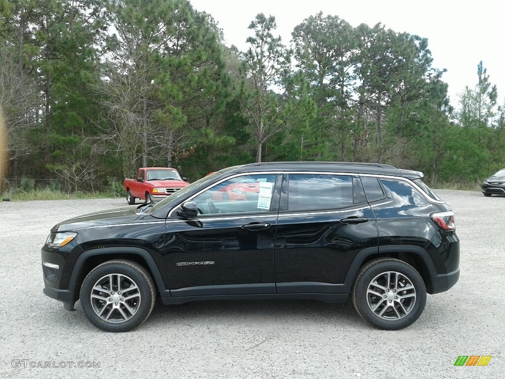 Diamond Black Crystal Pearl 2019 Jeep Compass Latitude Exterior Photo #131999195