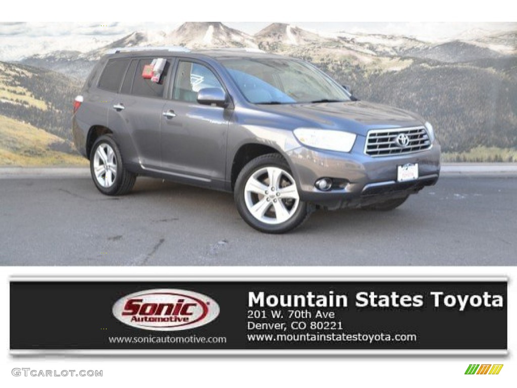 Magnetic Gray Metallic Toyota Highlander