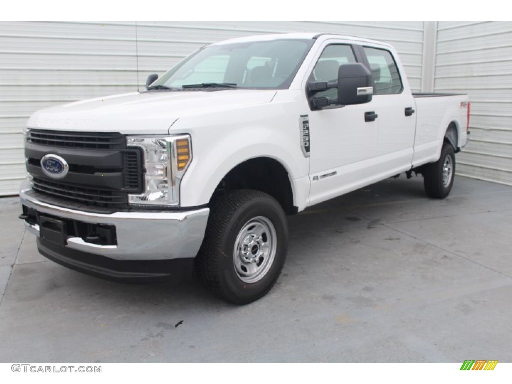 2019 F250 Super Duty XL Crew Cab 4x4 - Oxford White / Earth Gray photo #4