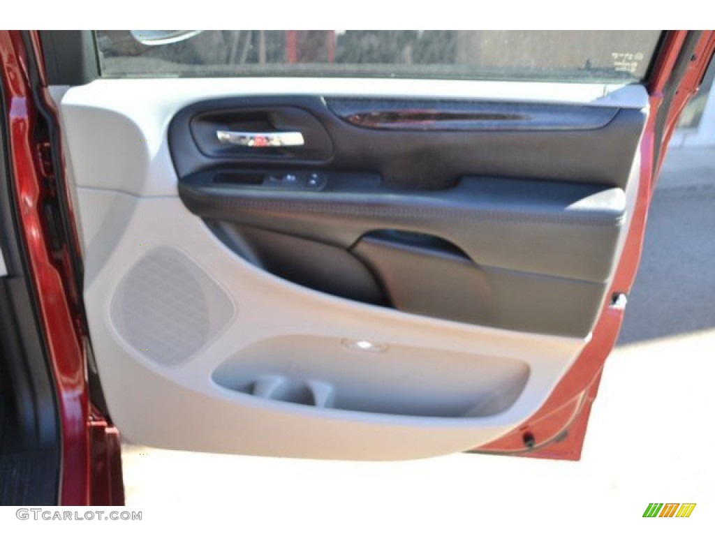 2014 Grand Caravan SXT - Deep Cherry Red Crystal Pearl / Black/Light Graystone photo #26