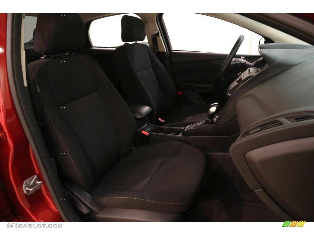 2015 Focus SE Sedan - Ruby Red Metallic / Charcoal Black photo #14