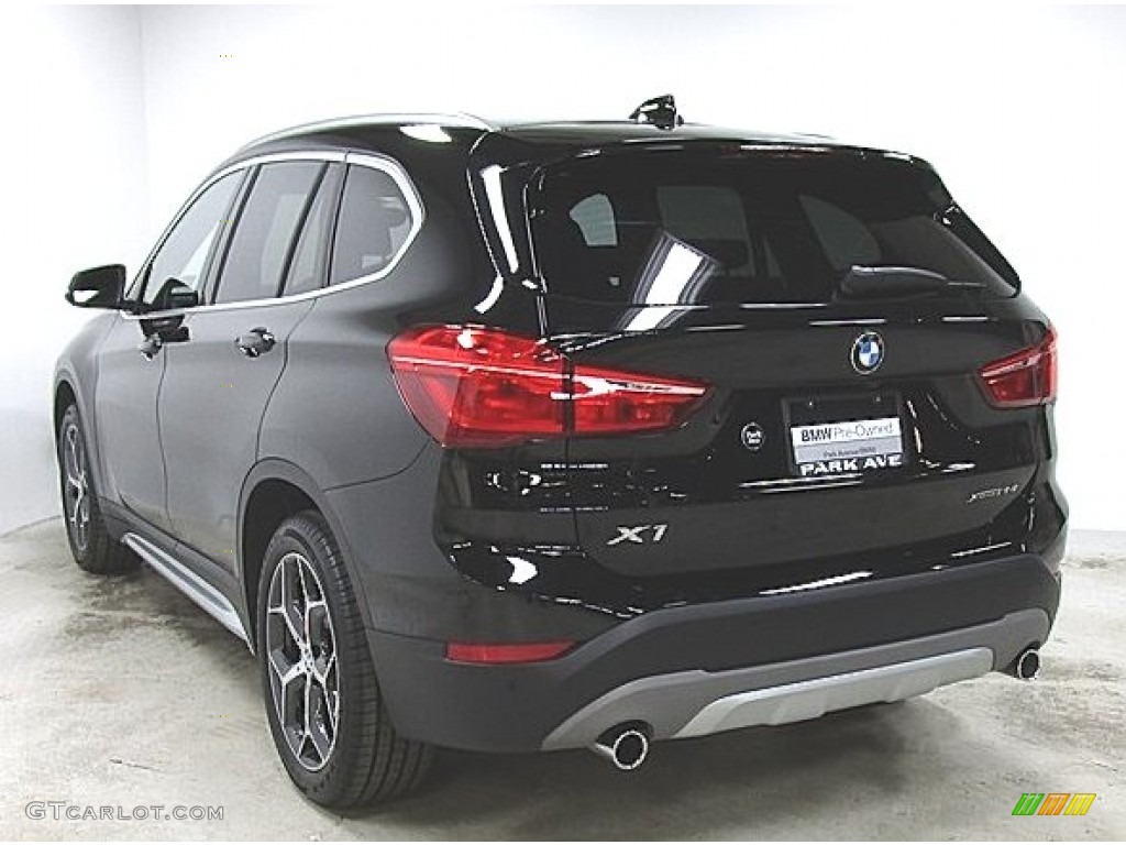 2018 X1 xDrive28i - Jet Black / Black photo #2