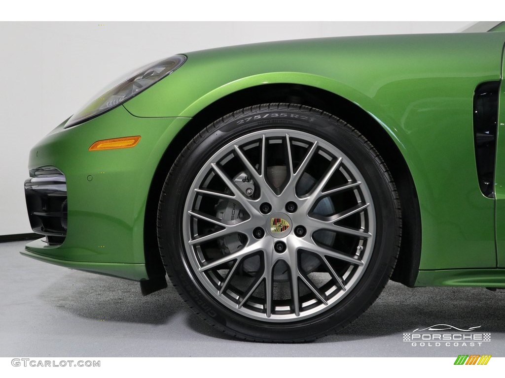 2018 Porsche Panamera 4S Wheel Photos