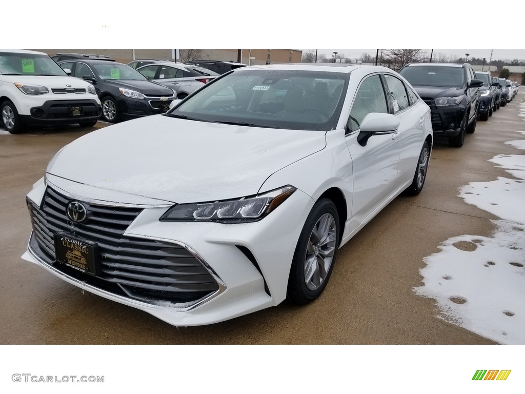 2019 Avalon XLE - Wind Chill Pearl / Beige photo #1