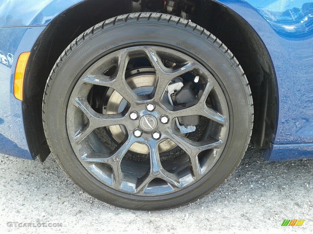 2019 Chrysler 300 Touring Wheel Photos