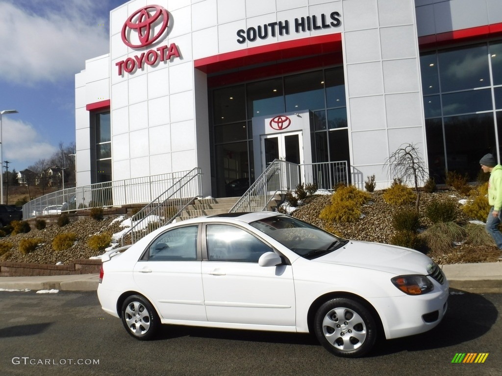 2009 Spectra EX Sedan - Clear White / Gray photo #2