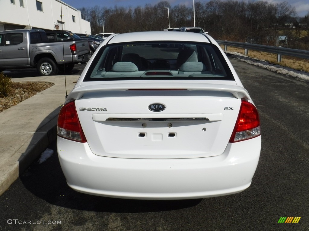 2009 Spectra EX Sedan - Clear White / Gray photo #9