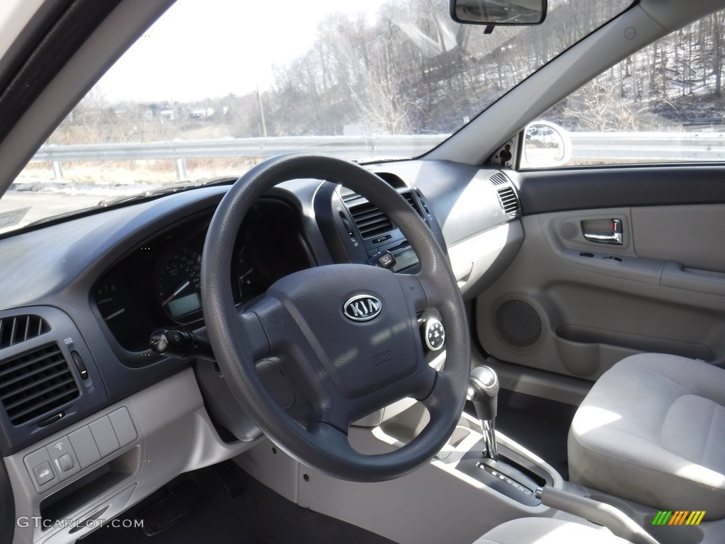 2009 Spectra EX Sedan - Clear White / Gray photo #12