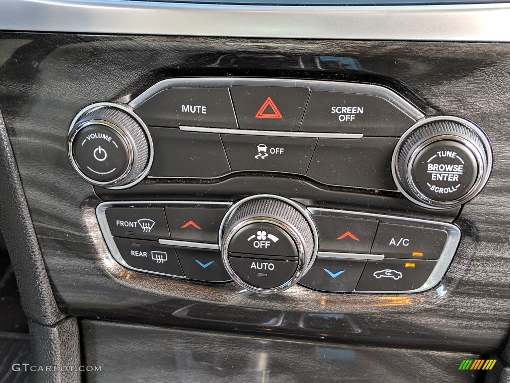 2018 300 Touring - Ocean Blue Metallic / Black/Linen photo #16