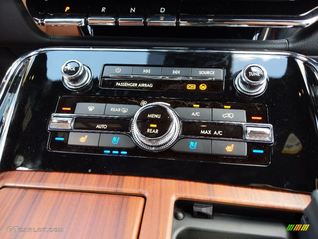 2019 Lincoln Navigator Reserve 4x4 Controls Photo #132025678