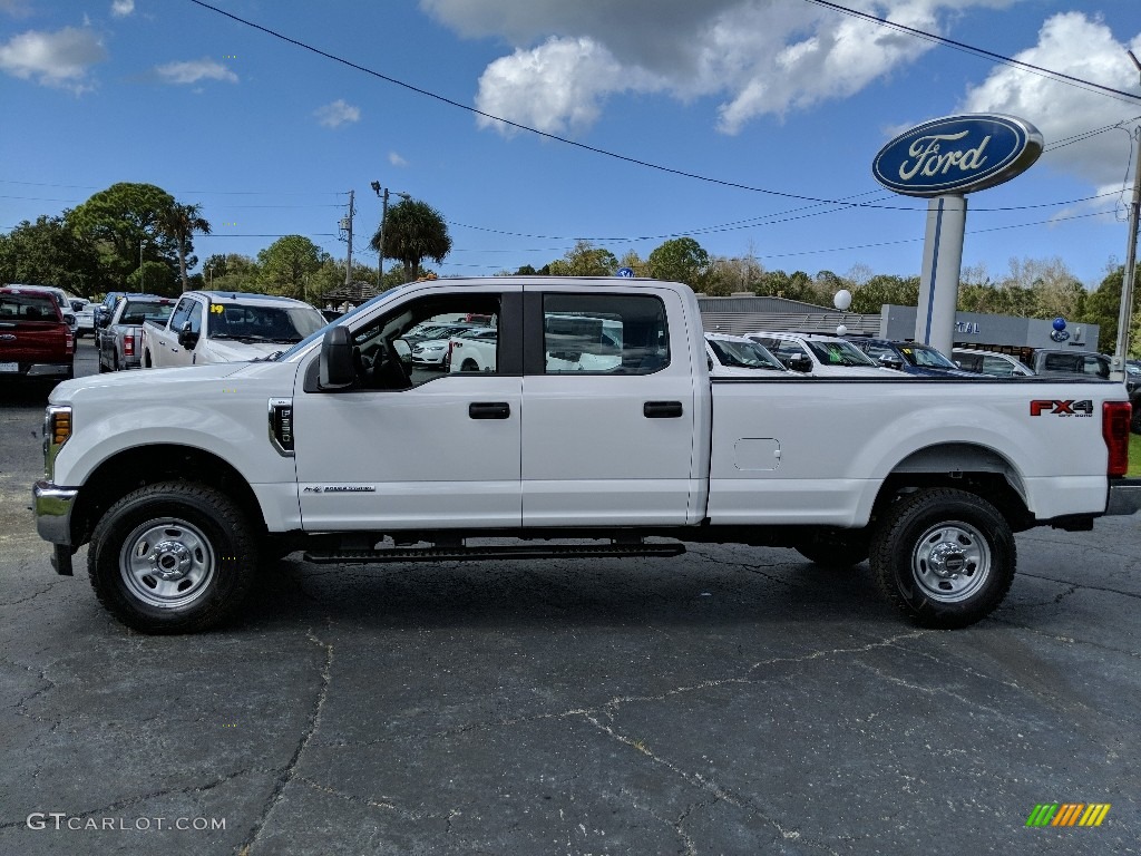 2019 F350 Super Duty XL Crew Cab 4x4 - Oxford White / Earth Gray photo #2