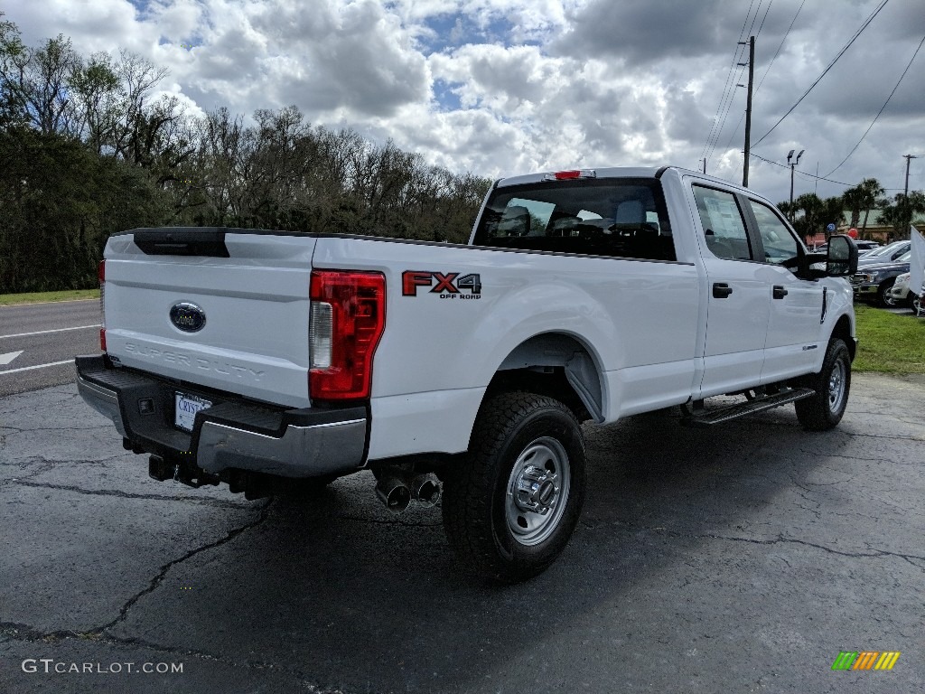 2019 F350 Super Duty XL Crew Cab 4x4 - Oxford White / Earth Gray photo #5
