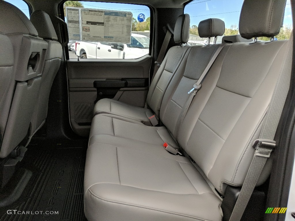 2019 F350 Super Duty XL Crew Cab 4x4 - Oxford White / Earth Gray photo #10