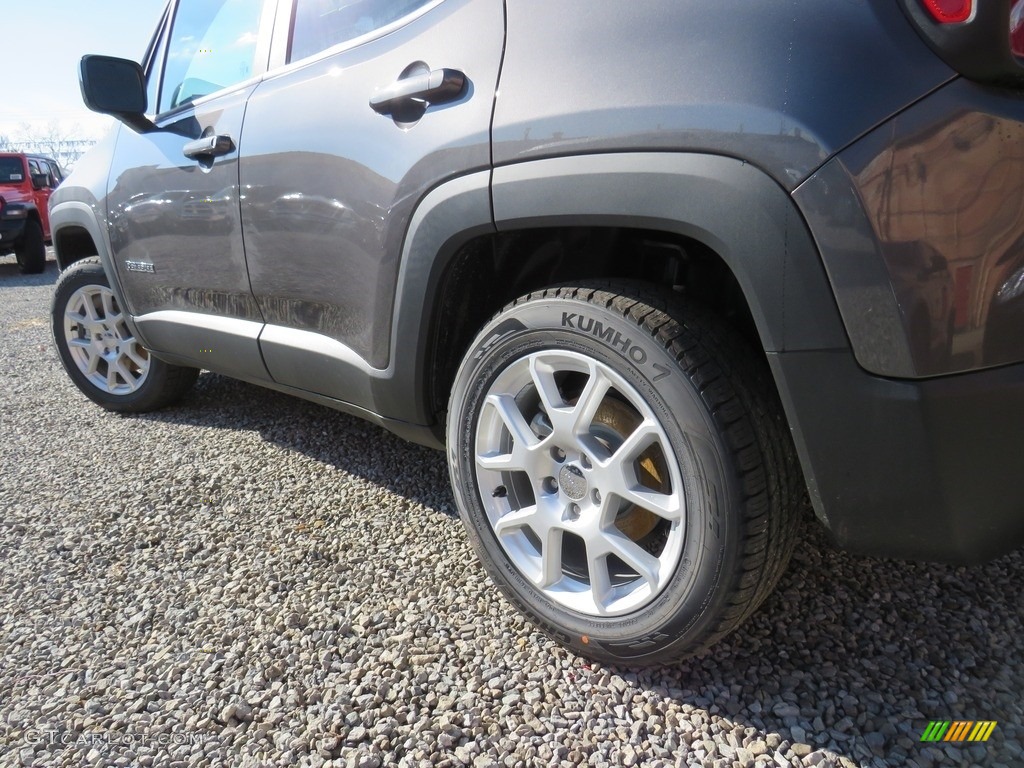 2019 Renegade Latitude 4x4 - Granite Crystal Metallic / Black photo #11