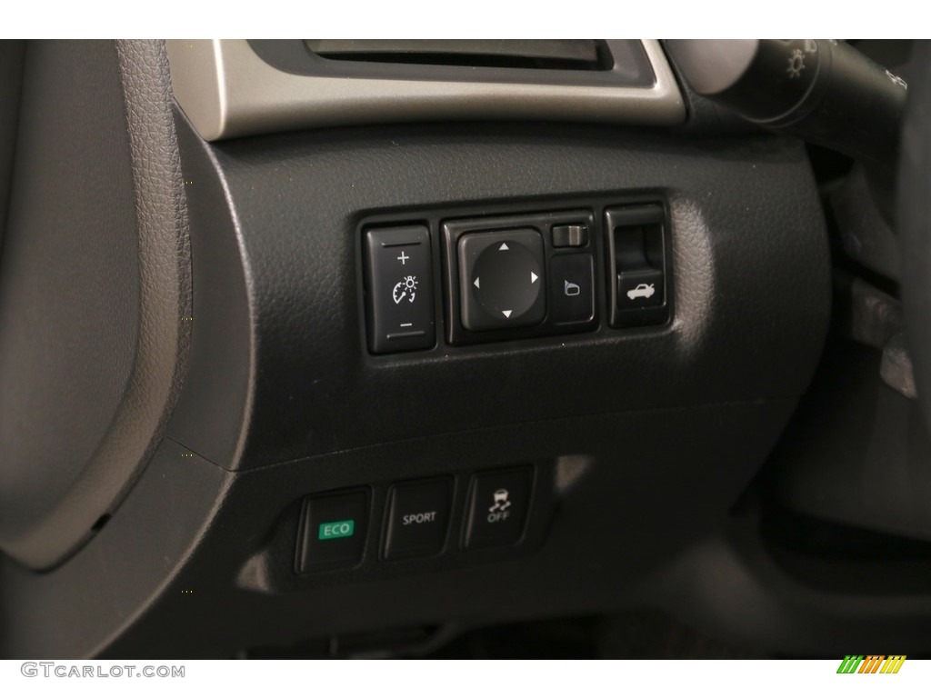 2013 Sentra SR - Aspen White / Charcoal photo #5