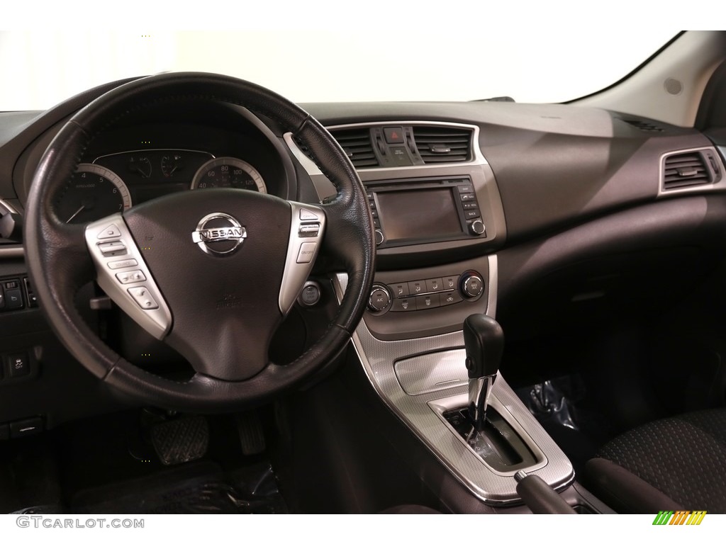 2013 Sentra SR - Aspen White / Charcoal photo #7