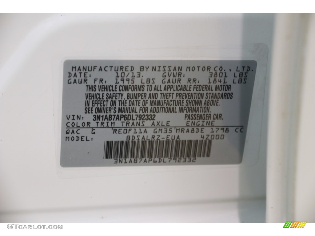 2013 Sentra SR - Aspen White / Charcoal photo #23